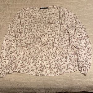 ABERCROMBIE white and red floral blouse